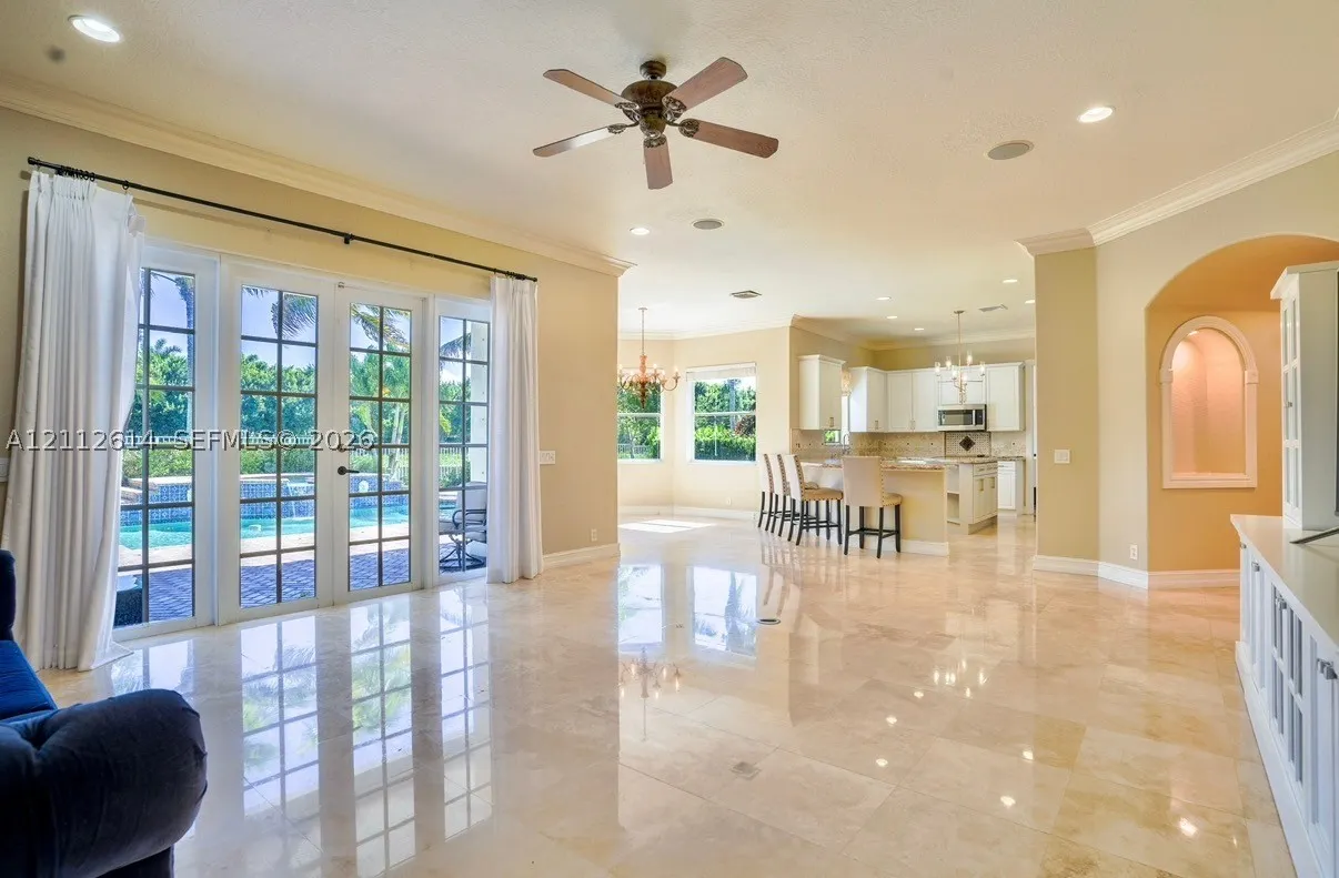 1422 Victoria Isle Dr
