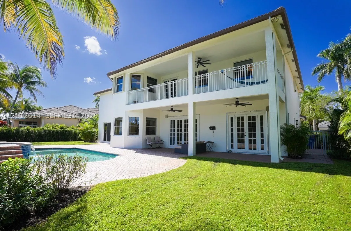 1422 Victoria Isle Dr