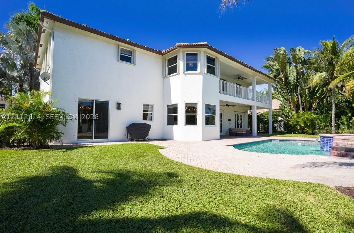 1422 Victoria Isle Dr