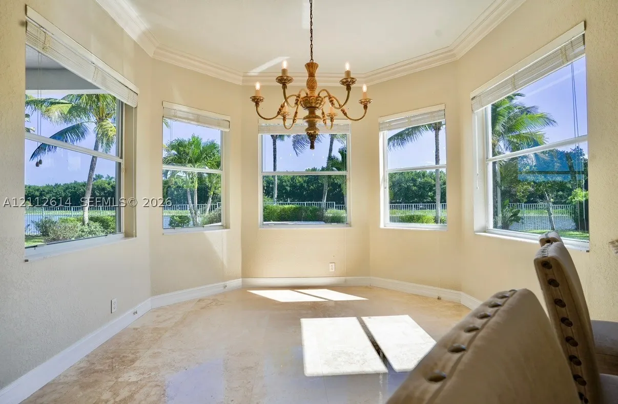 1422 Victoria Isle Dr