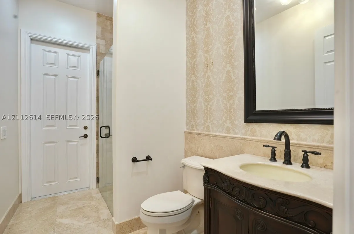 1422 Victoria Isle Dr