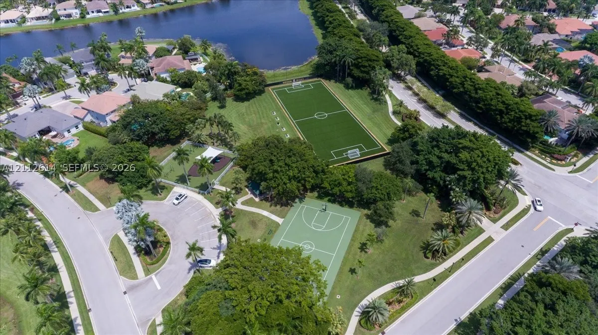 1422 Victoria Isle Dr