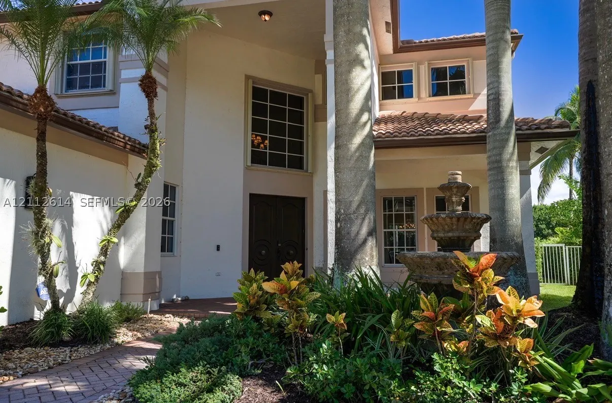 1422 Victoria Isle Dr