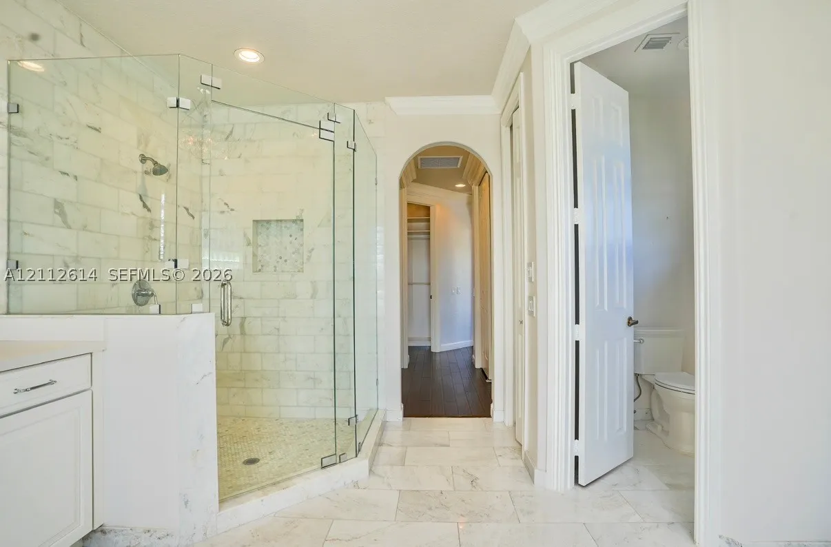 1422 Victoria Isle Dr