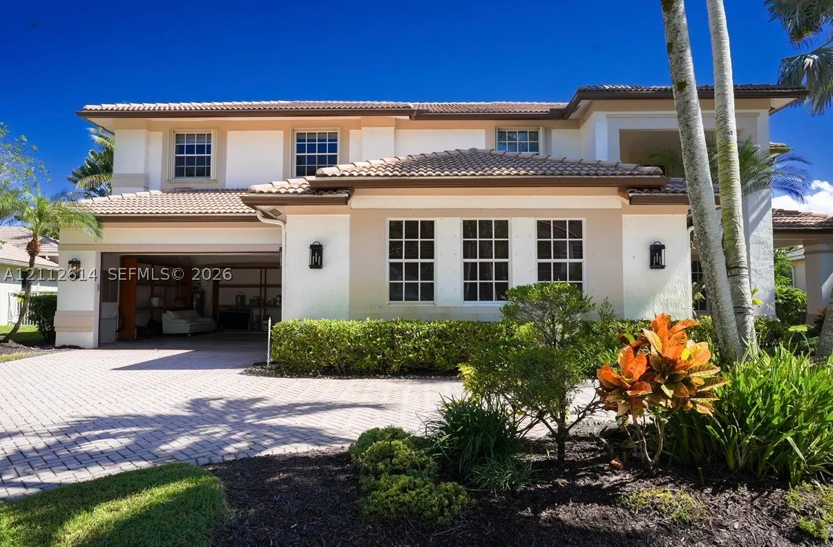 1422 Victoria Isle Dr