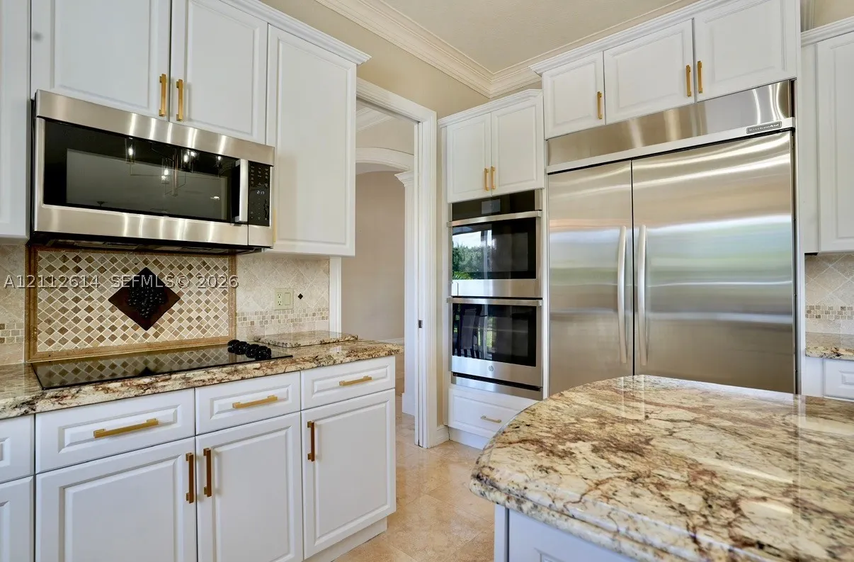 1422 Victoria Isle Dr