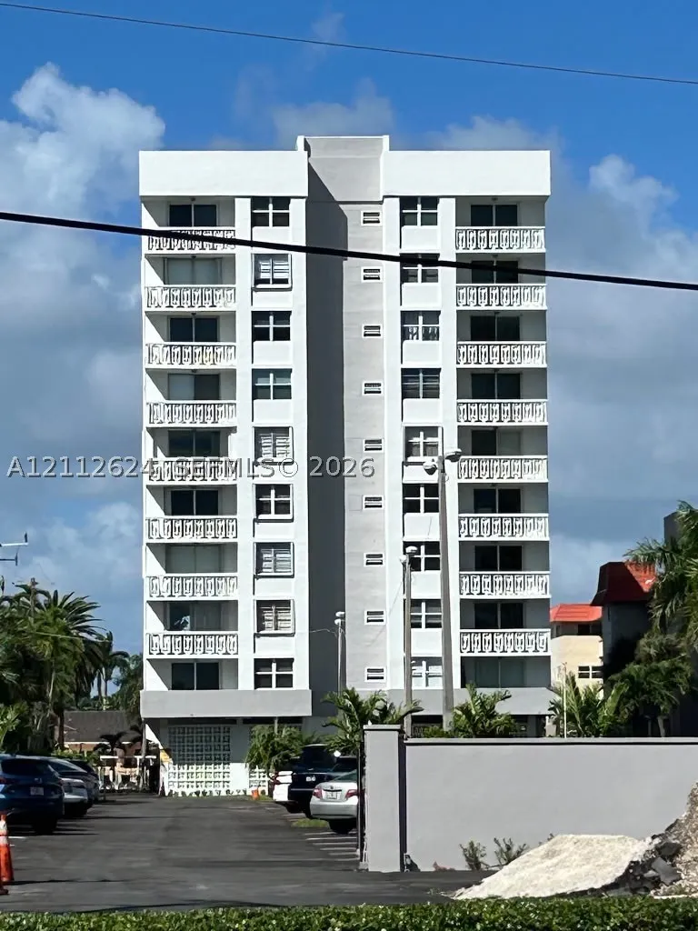 3113 S Ocean Dr #302