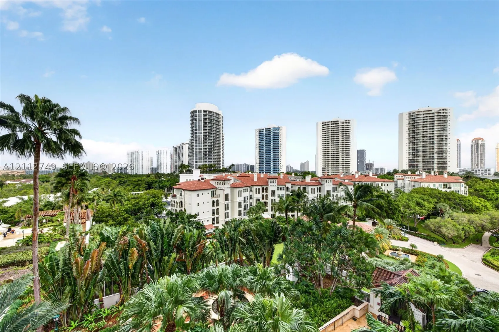 2000 Island Blvd #804