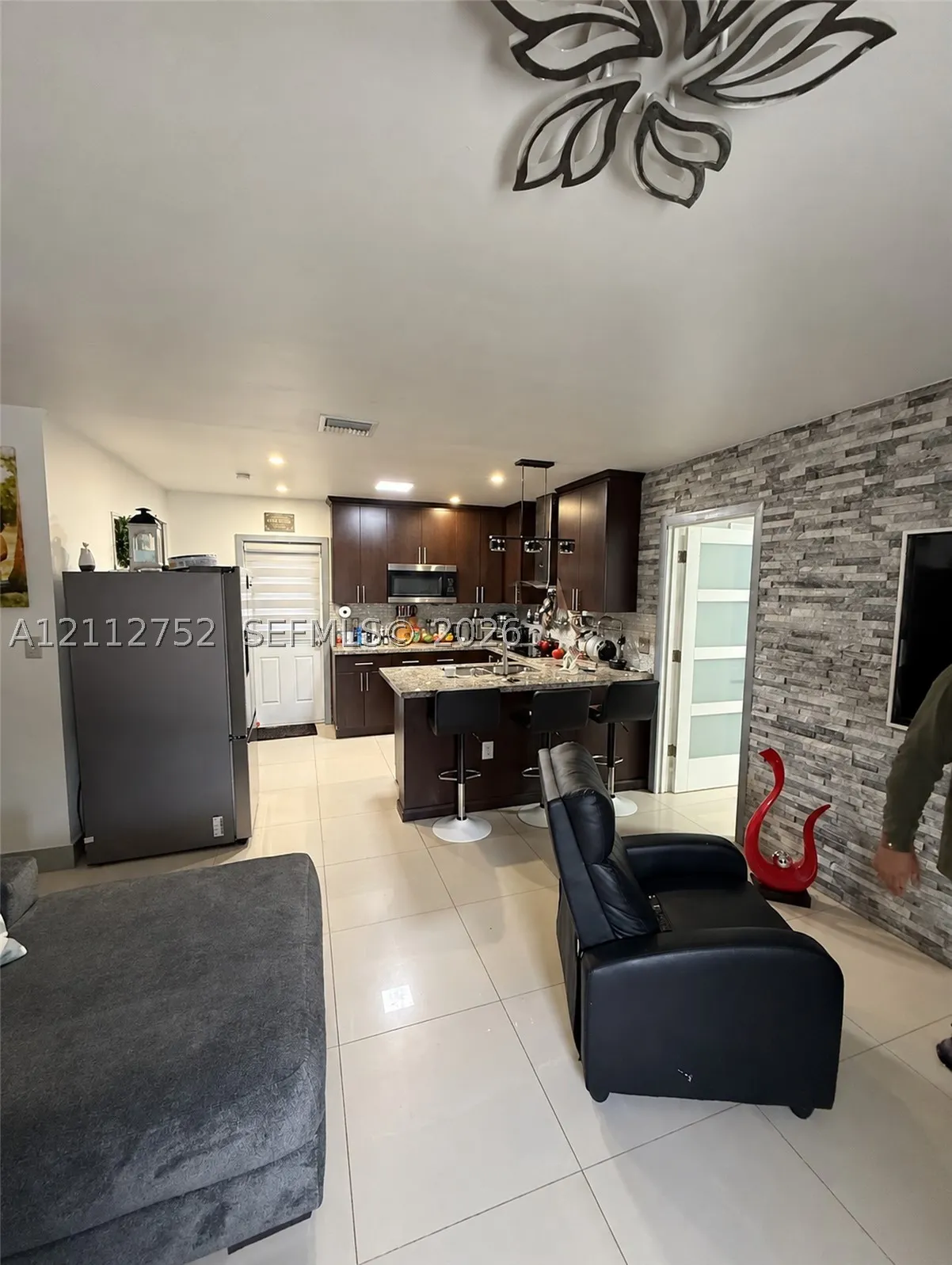 1210 N 71st Ave
