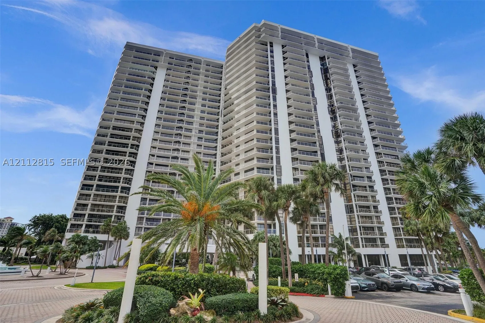 20281 E Country Club Dr #615