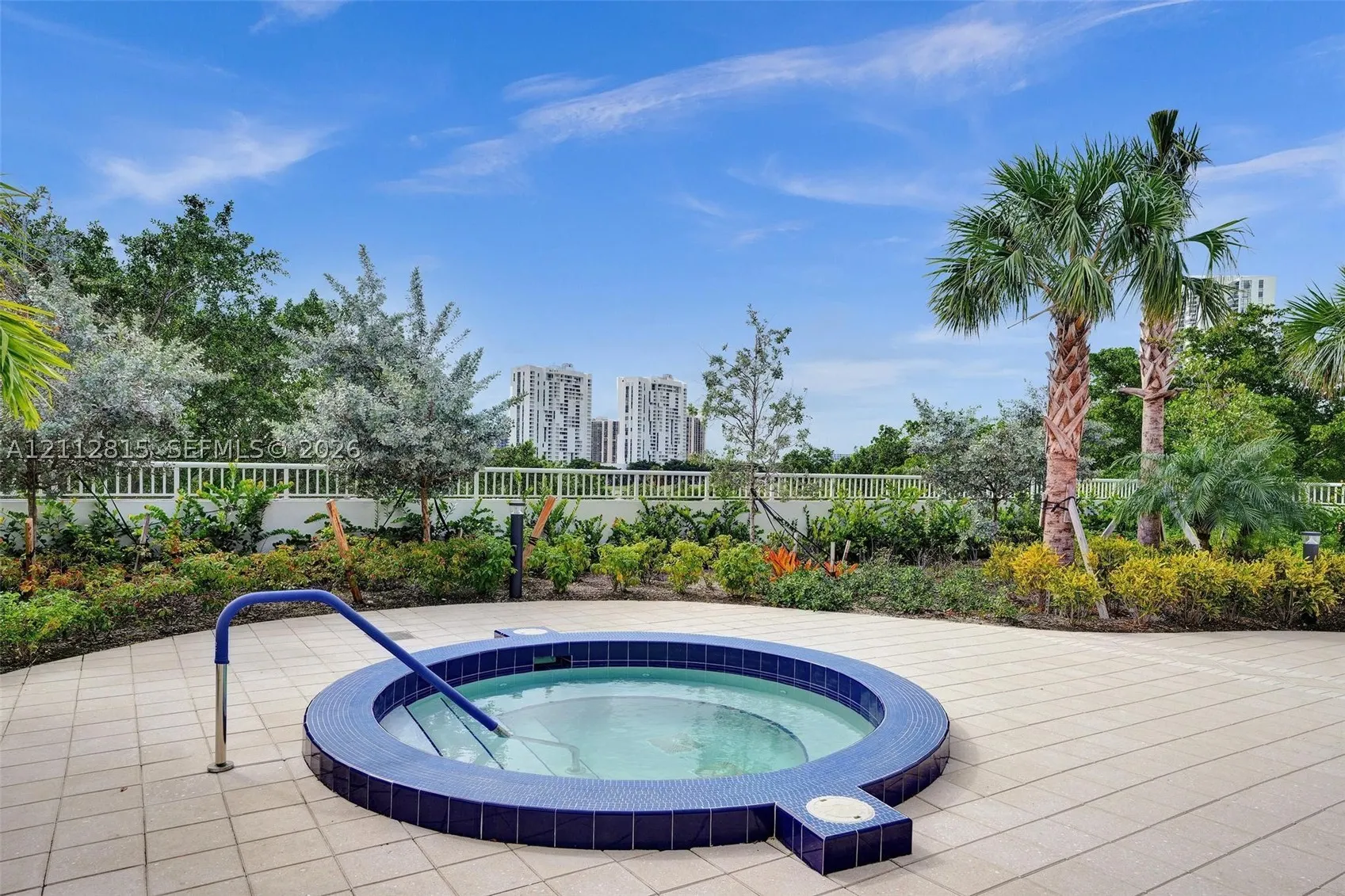 20281 E Country Club Dr #615