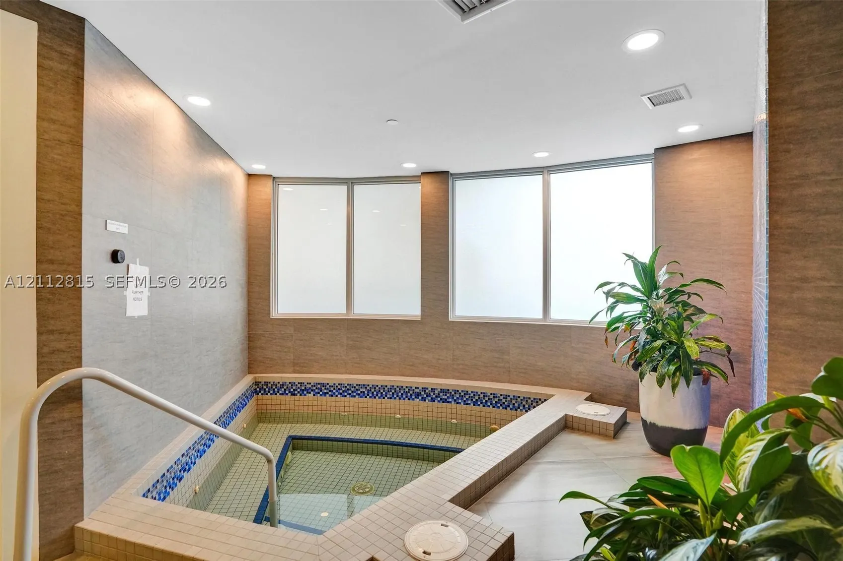 20281 E Country Club Dr #615