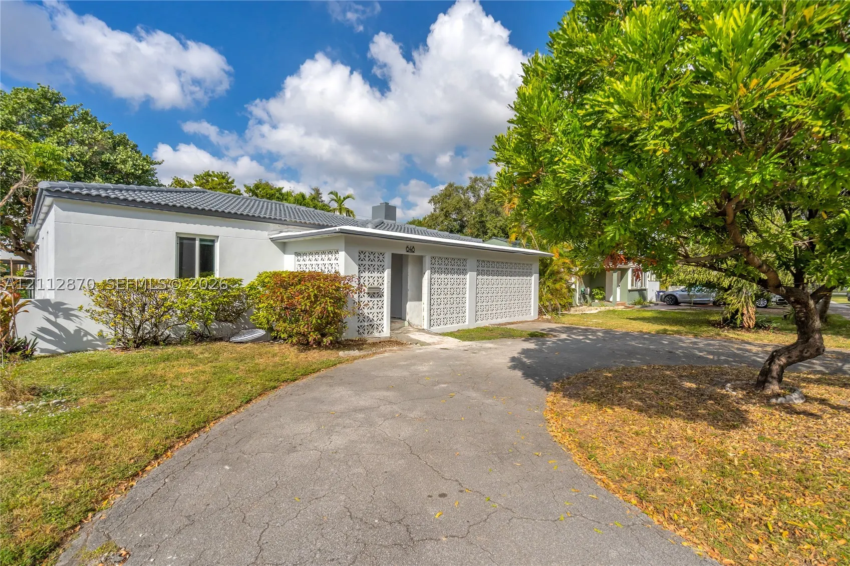 648 South Dr