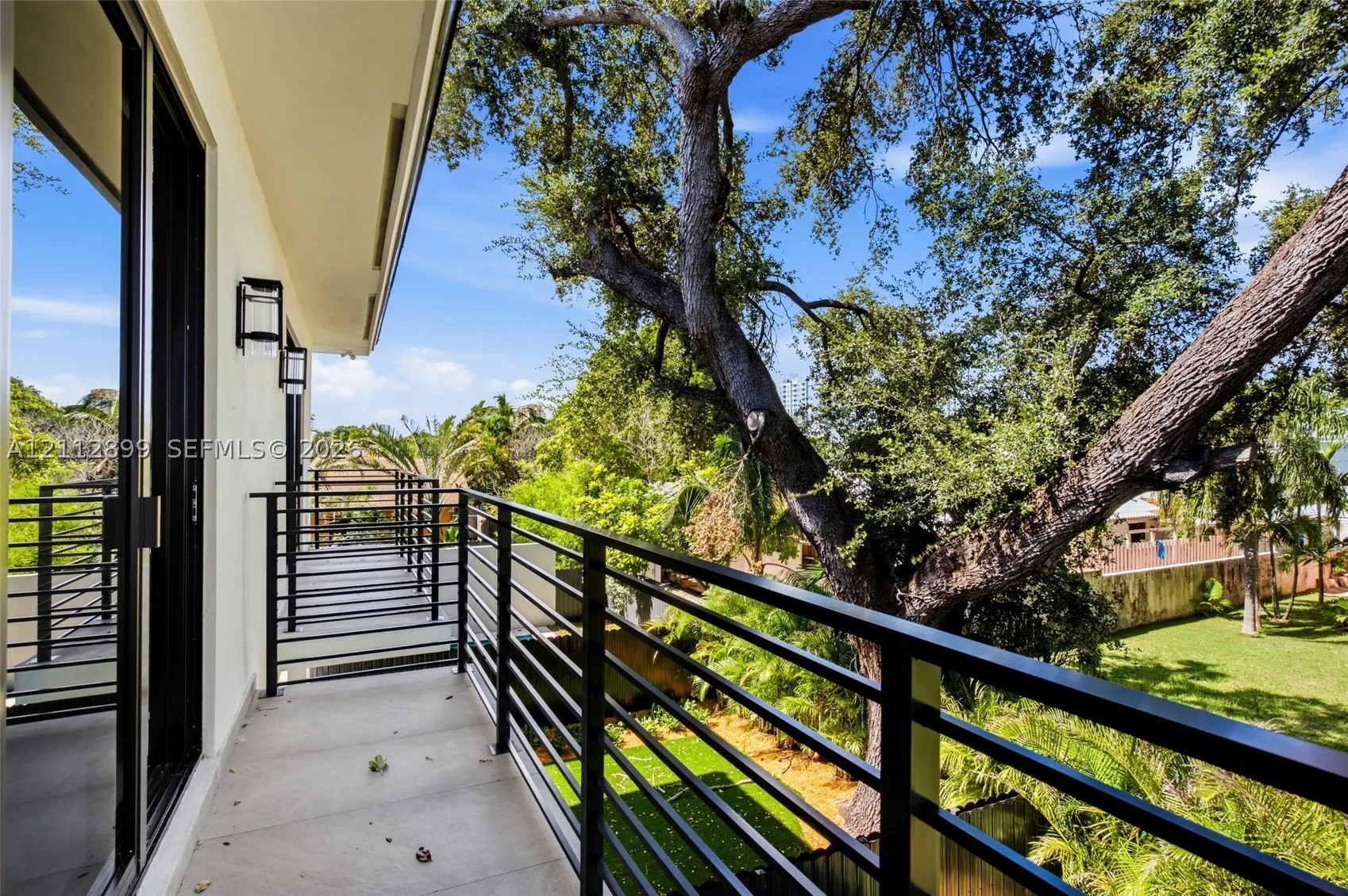 2747 SW 23rd Ter