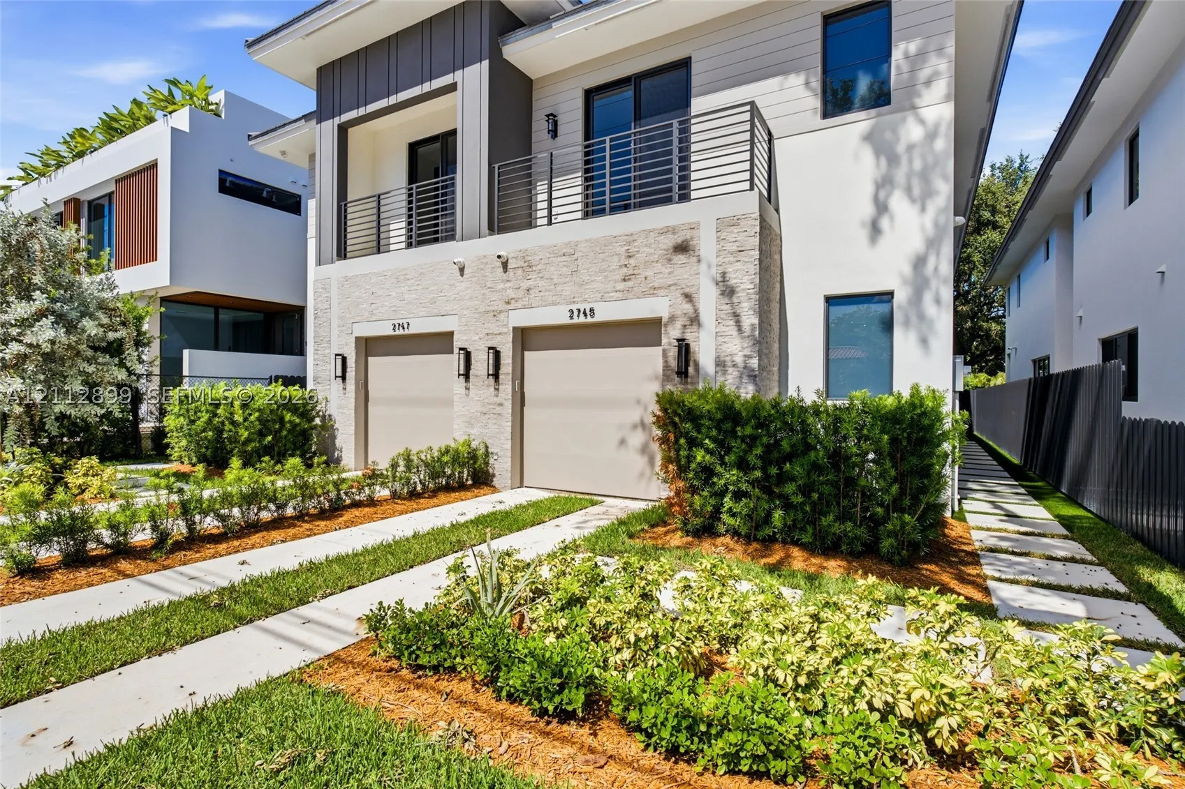 2747 SW 23rd Ter