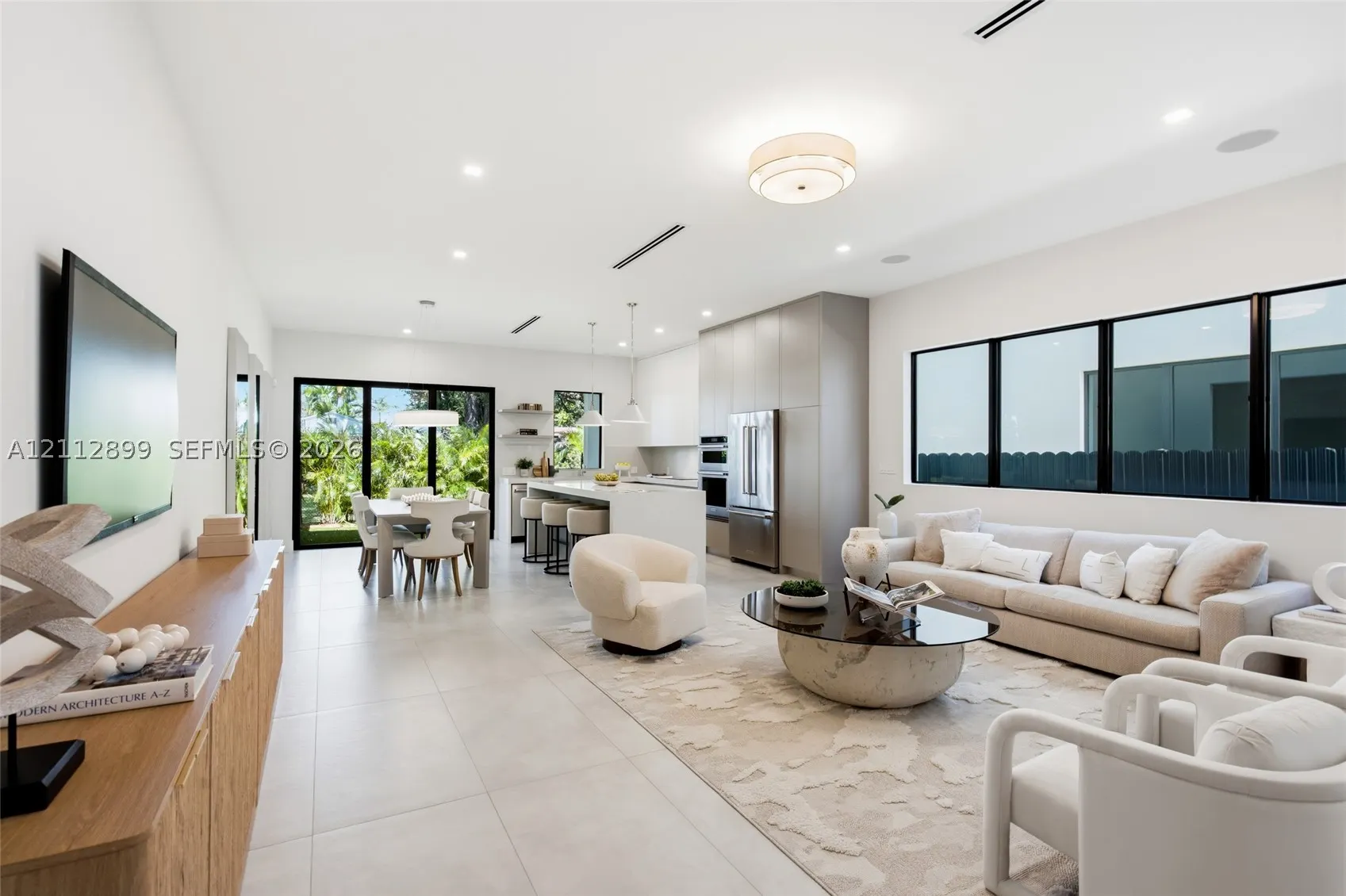 2747 SW 23rd Ter