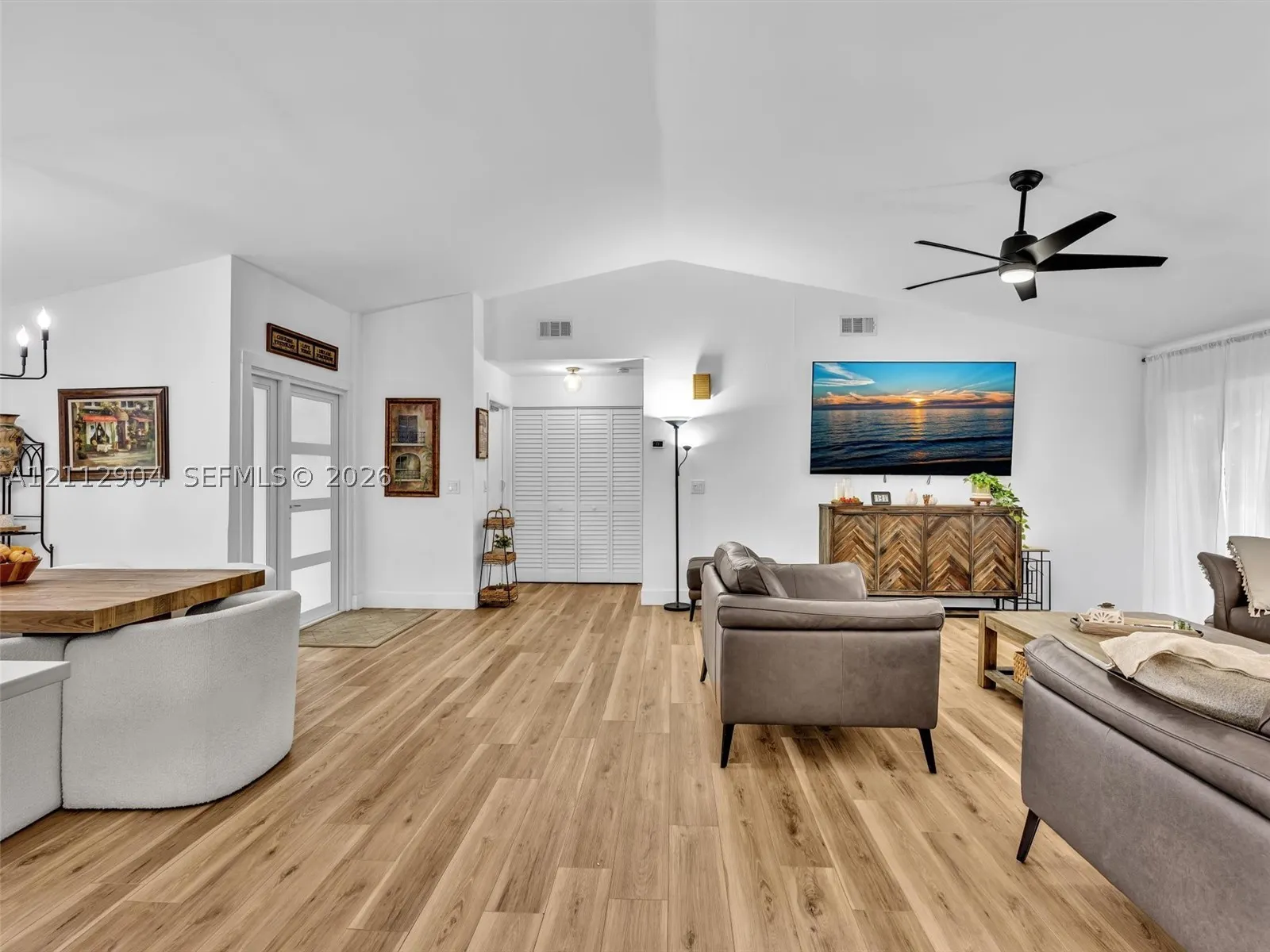 76 Forest Cir