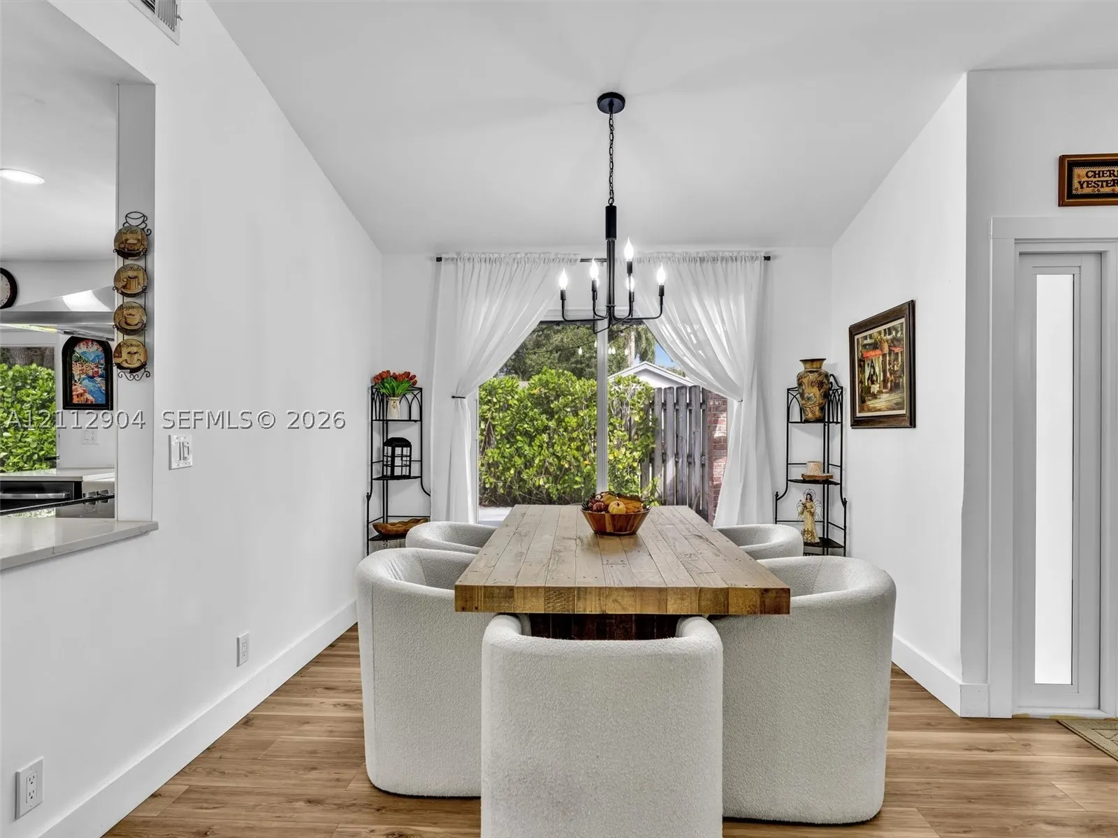 76 Forest Cir