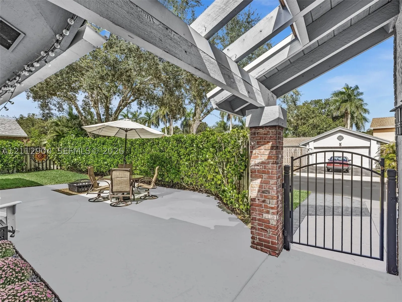 76 Forest Cir
