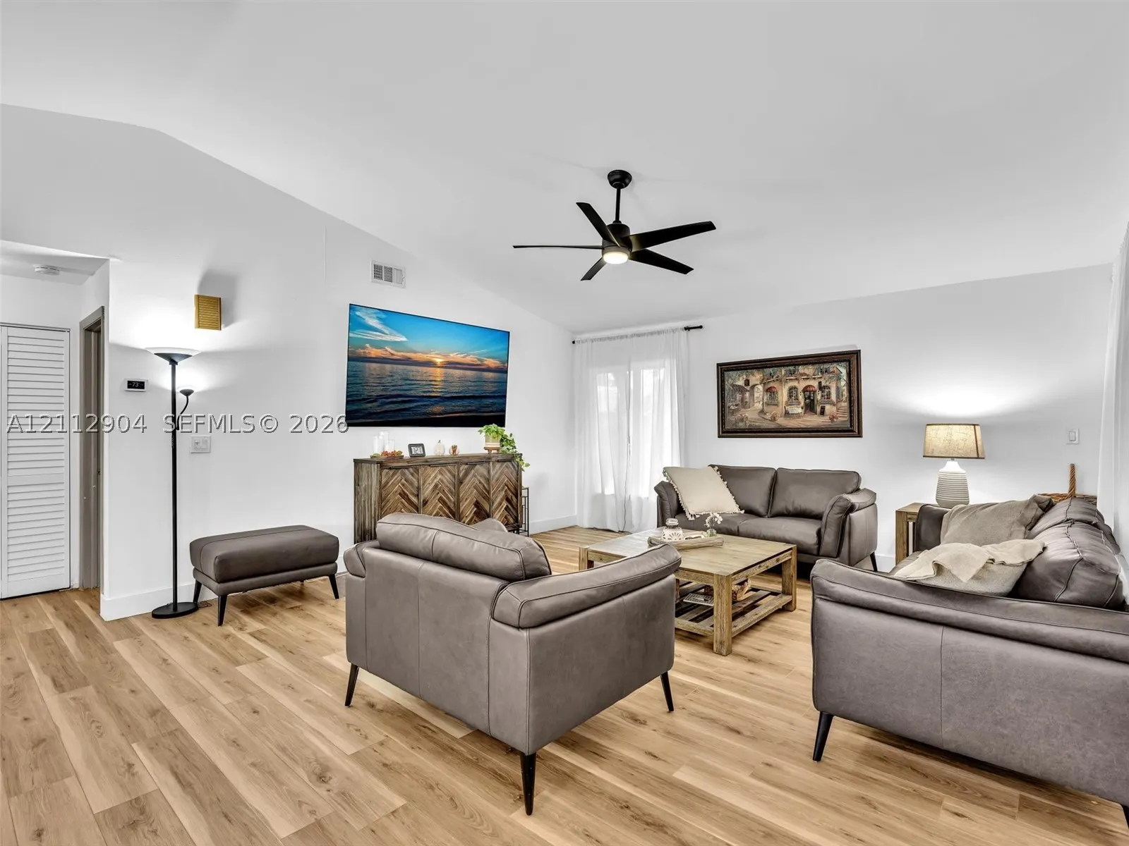 76 Forest Cir