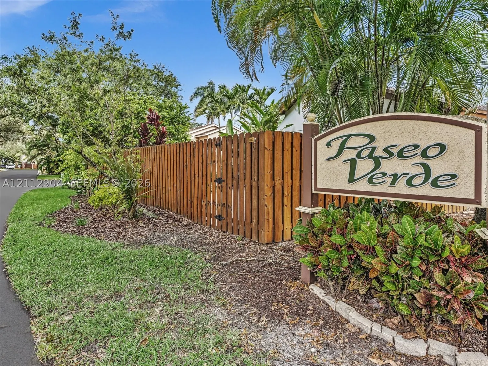 76 Forest Cir