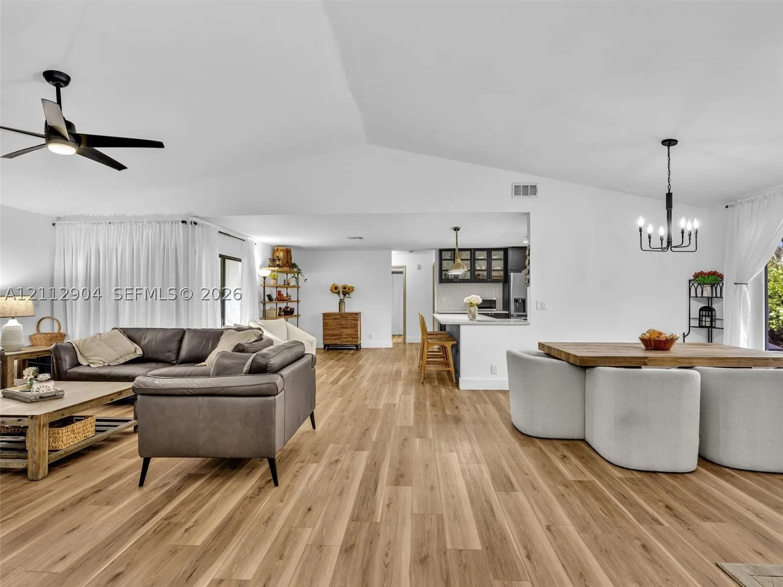 76 Forest Cir