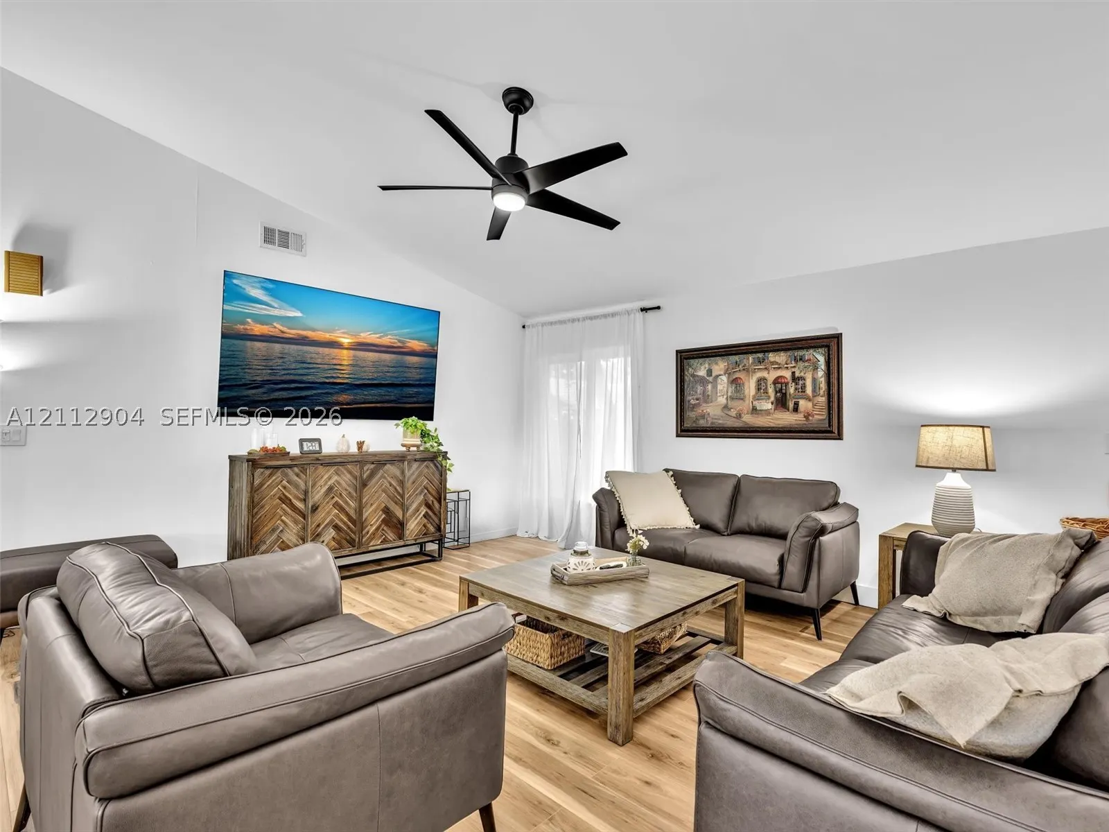 76 Forest Cir