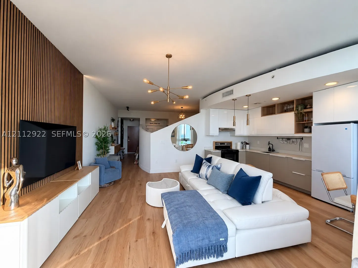 300 S Australian Ave #916