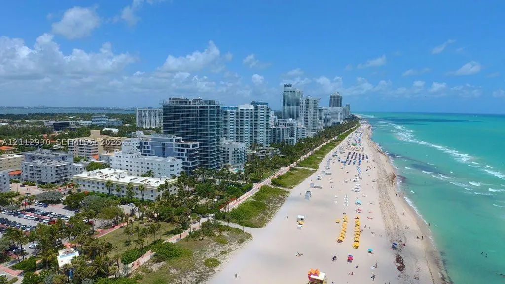 3030 Collins Ave #1G