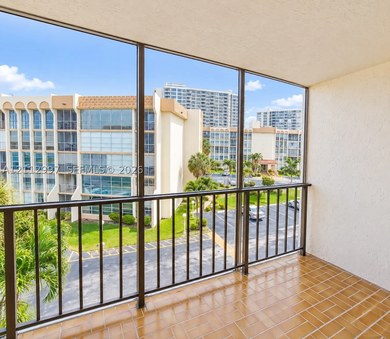 601 Three Islands Blvd #412