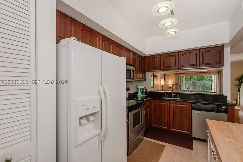 126 SW 96th Ave #10-1