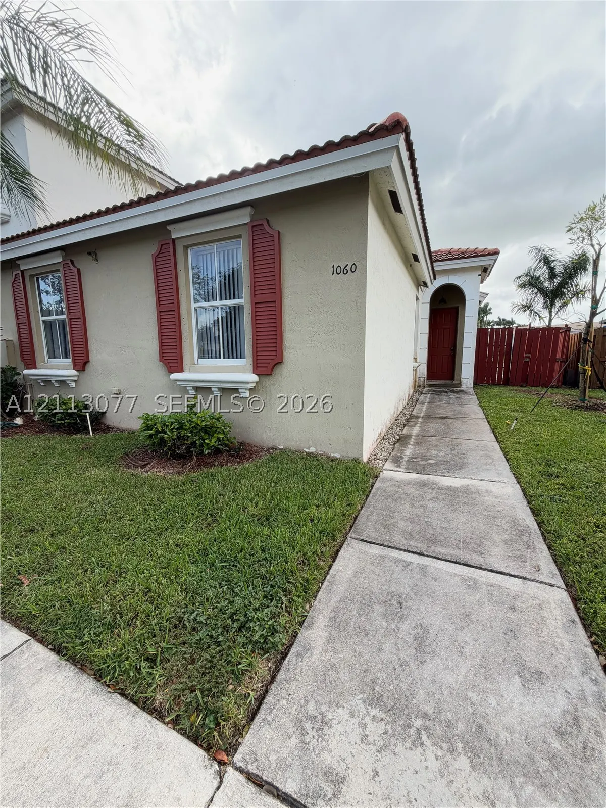 1060 NE 42nd Ter