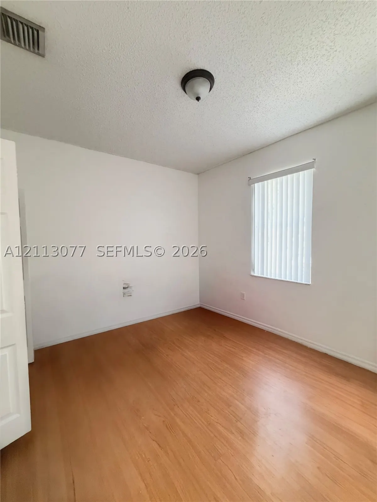 1060 NE 42nd Ter