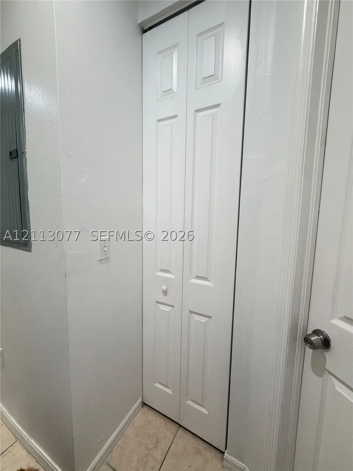 1060 NE 42nd Ter
