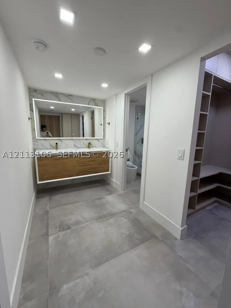 3731 N Country Club Dr #1229