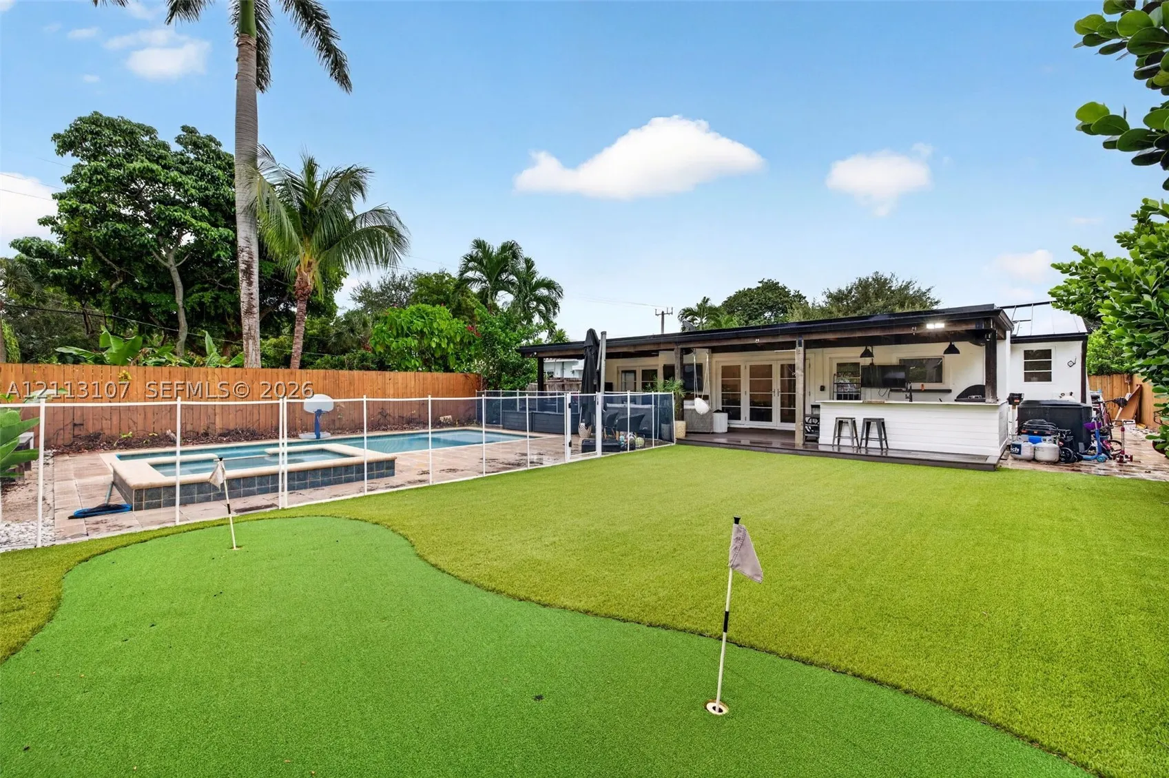603 SW 18th Ct