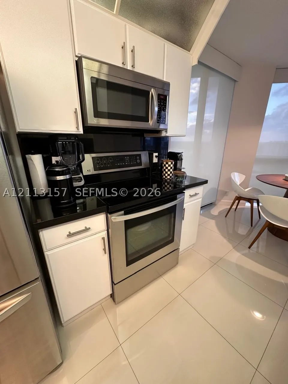1000 W Island Blvd #2210