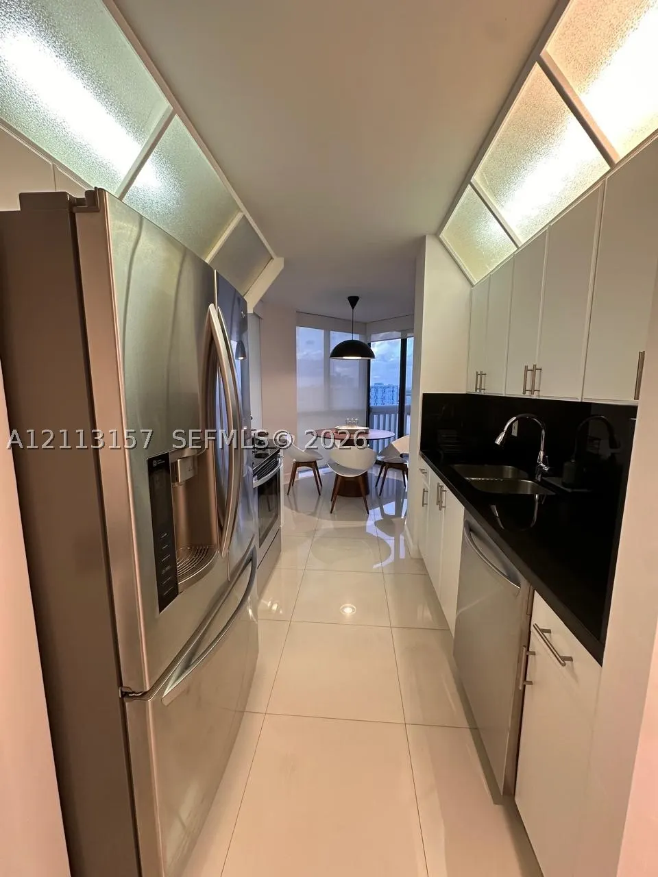1000 W Island Blvd #2210