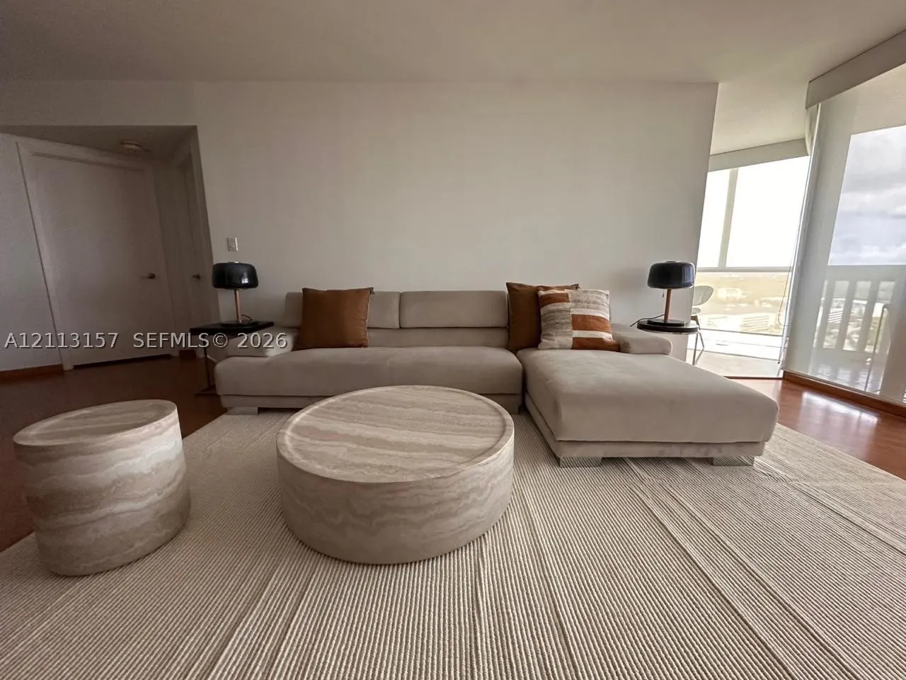 1000 W Island Blvd #2210