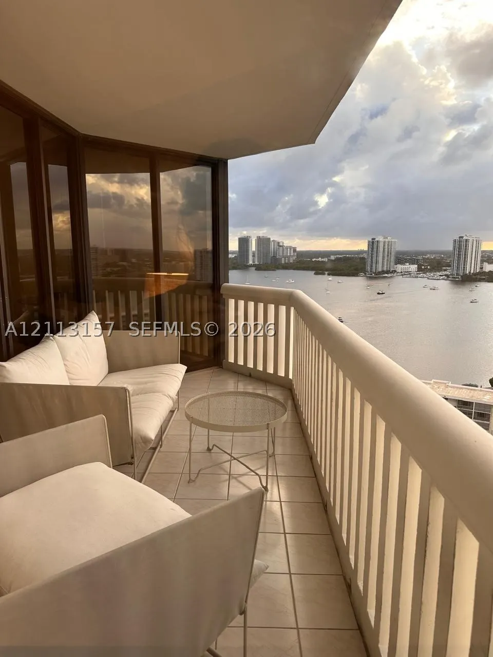 1000 W Island Blvd #2210