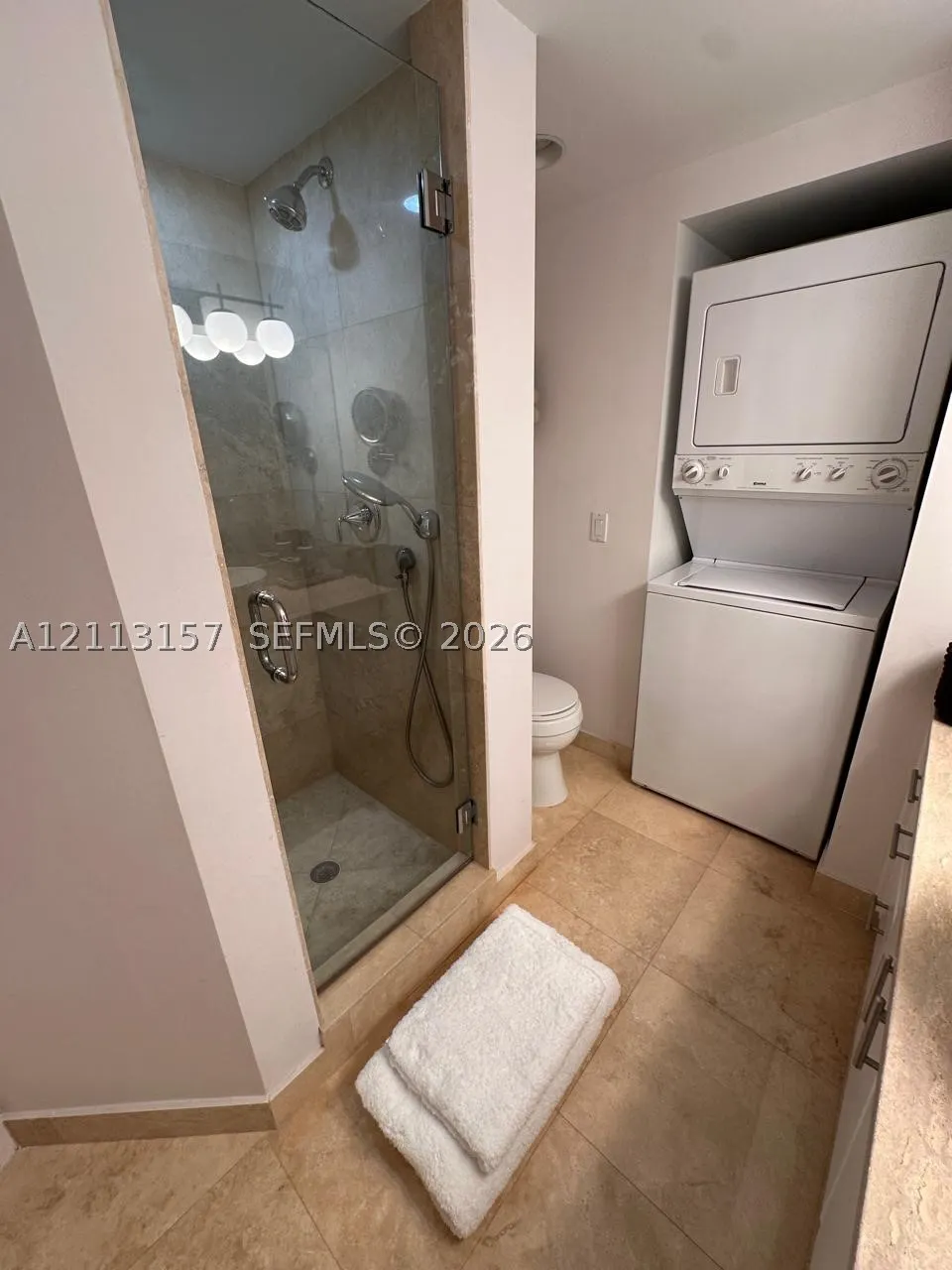 1000 W Island Blvd #2210