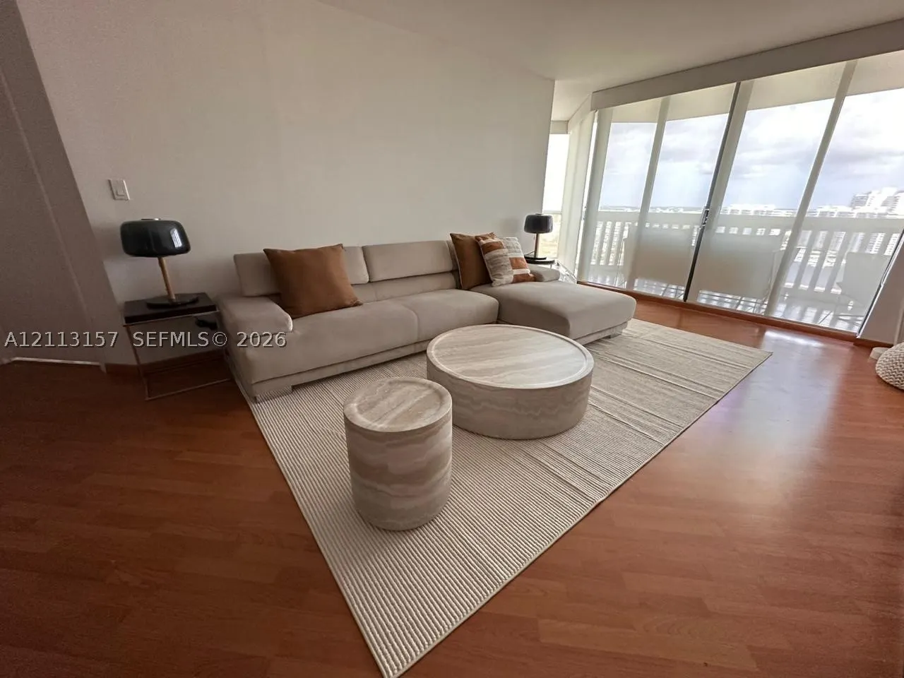 1000 W Island Blvd #2210