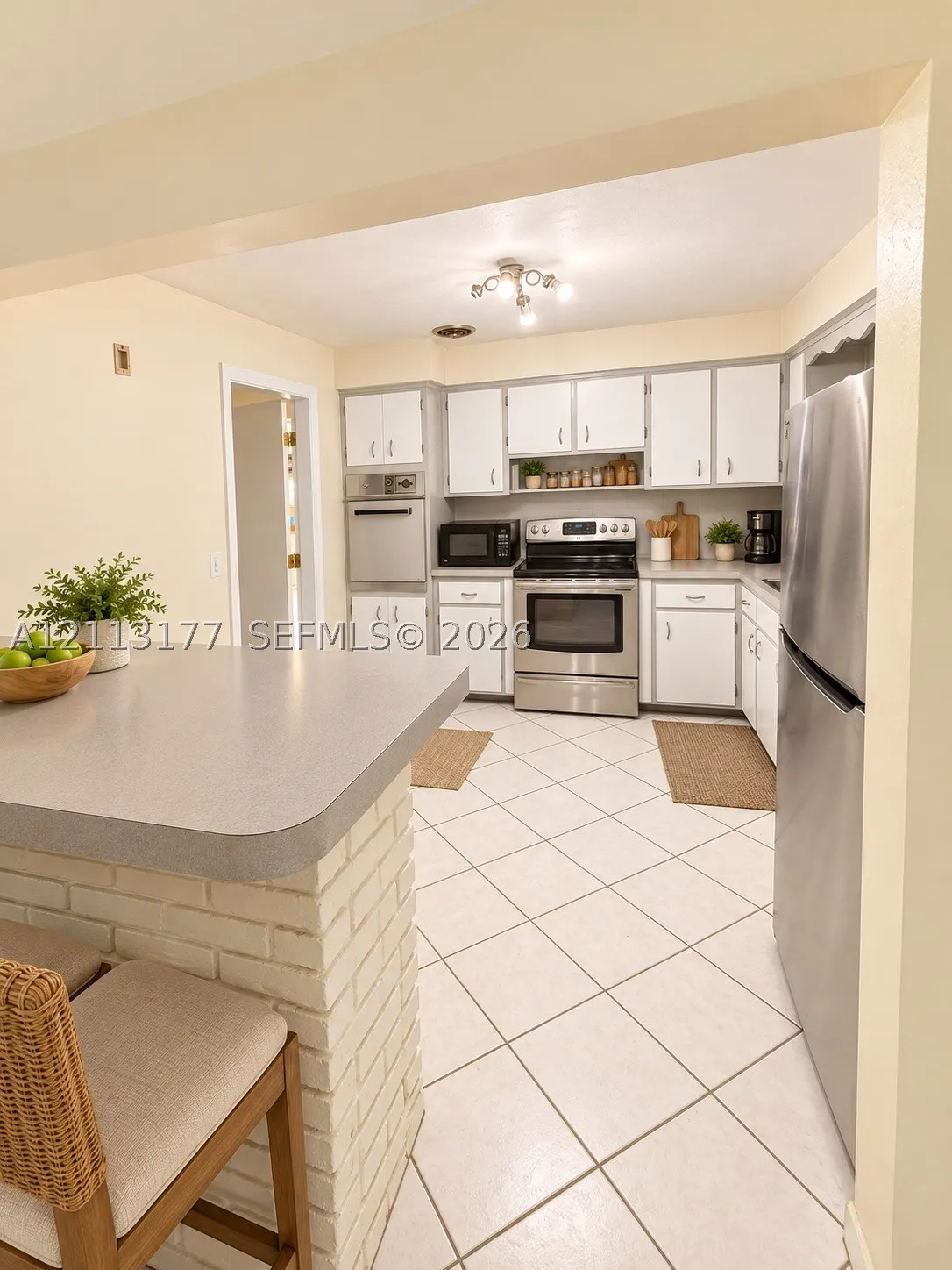 818 NW 7th Ave