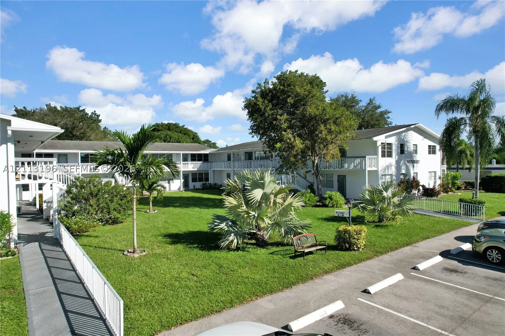 182 Westbury J #182