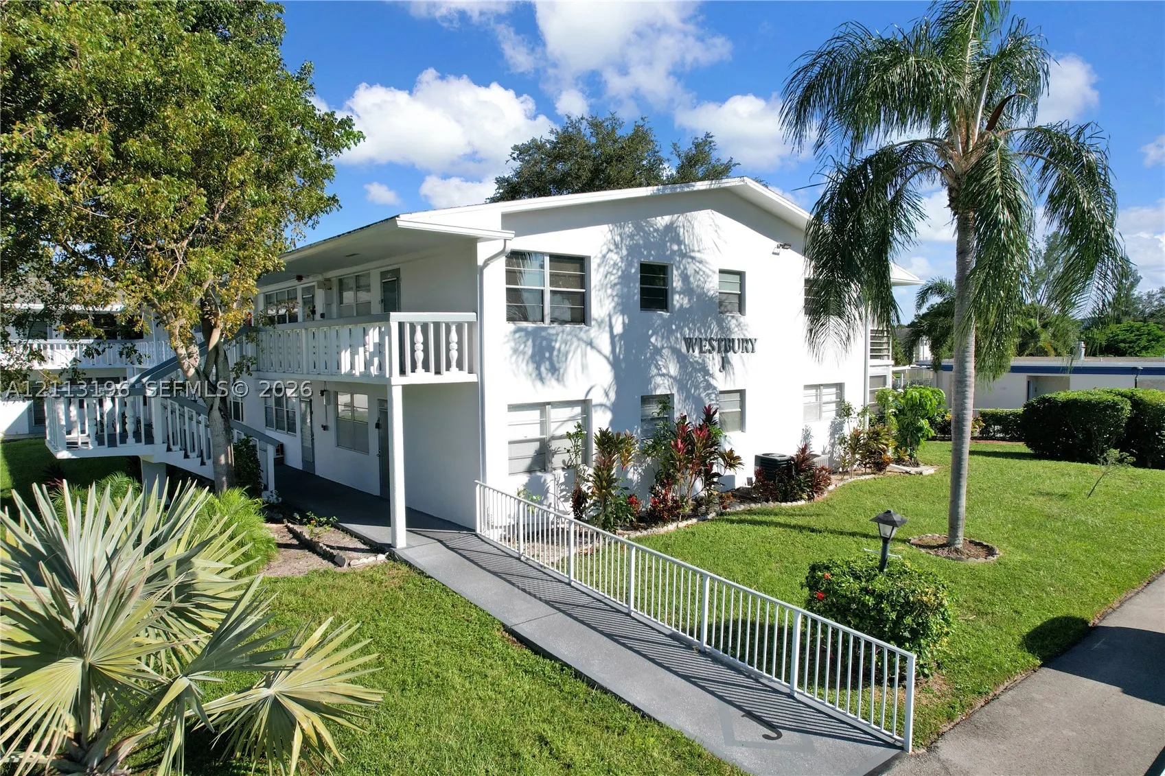 182 Westbury J #182