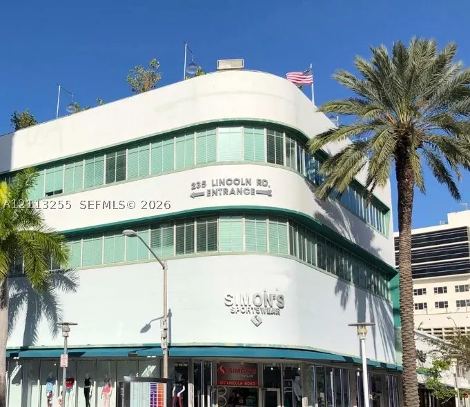 235 Lincoln Rd