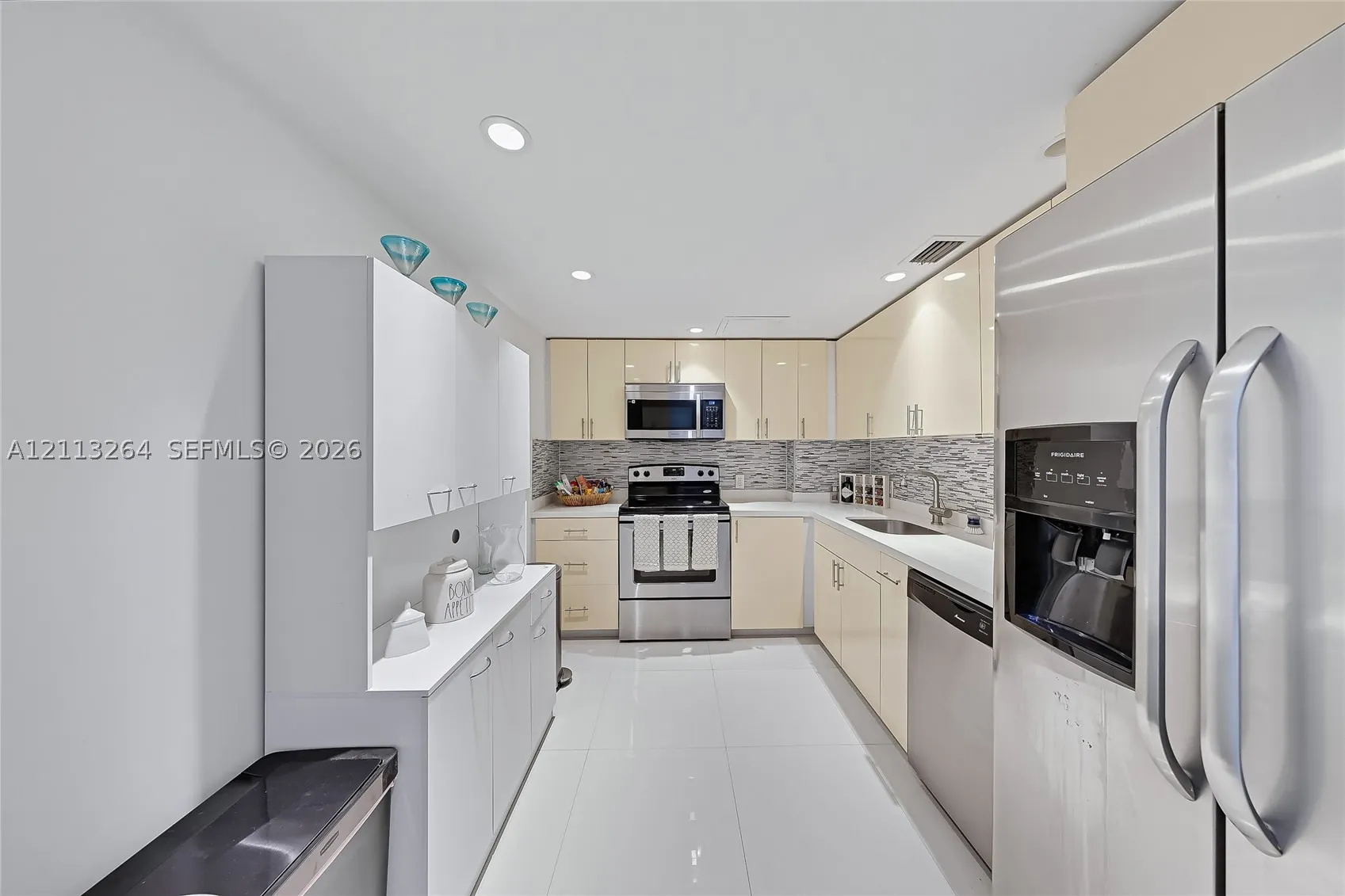 100 Bayview Dr #PH06