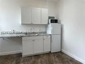 11450 SW 42nd Ter #studio