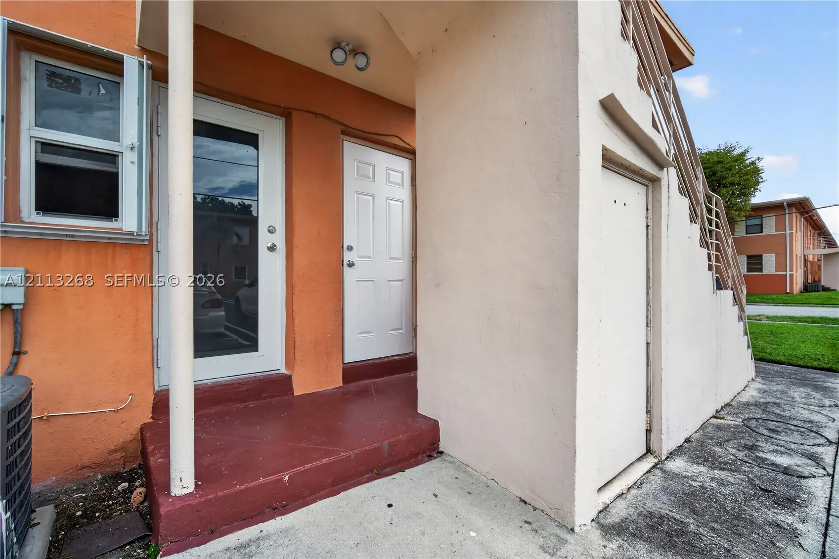 3600 SW 10th St #1A