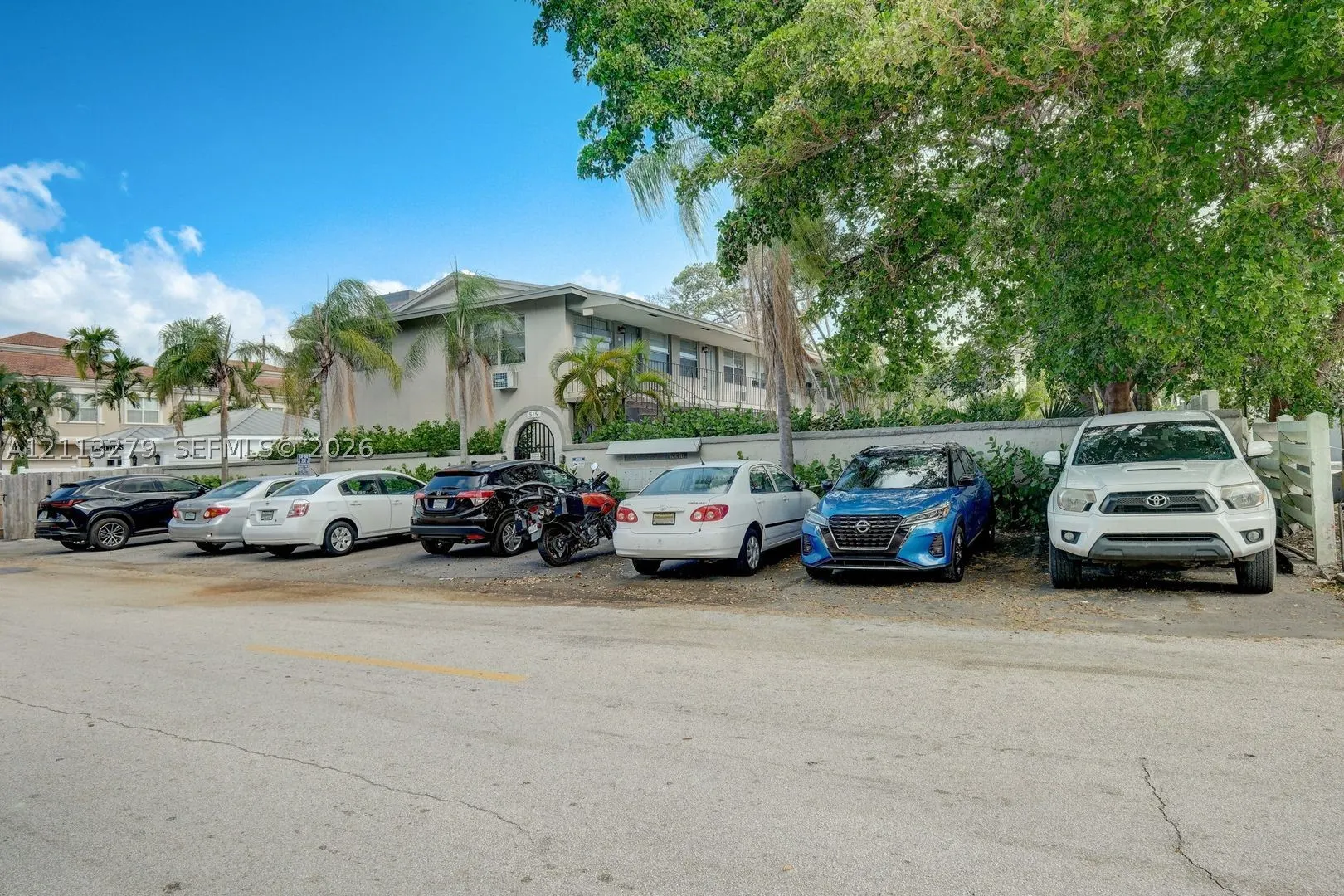 515 SE 9th St #5
